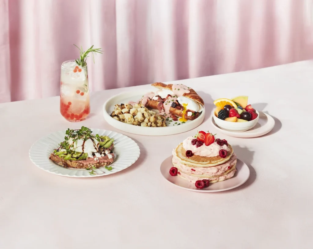 Allô mon Coco Pink Brunch community initiative — café and brunch franchise giving back in Canada.